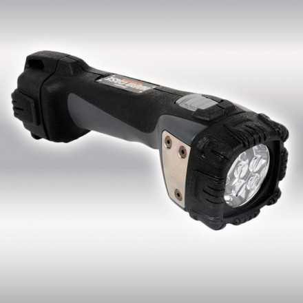 Linterna Energizer Hard Case Pro 4 AA